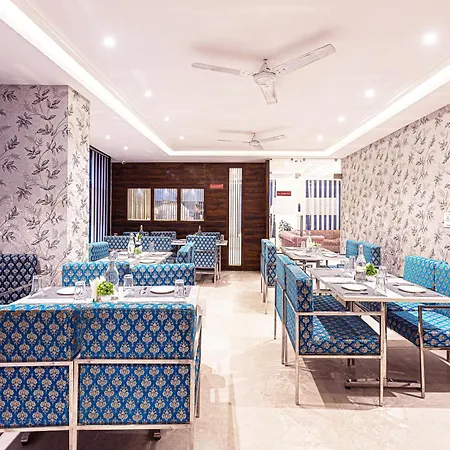Hotel Emblem Suites Delhi Airport-3